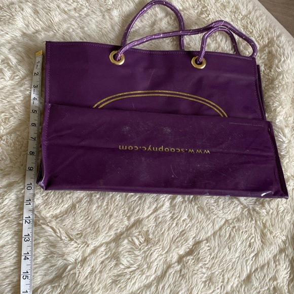 SCOOP NYC patent branded large vinyl shopper tote bag shopping rope handle strap - Picture 3 of 5